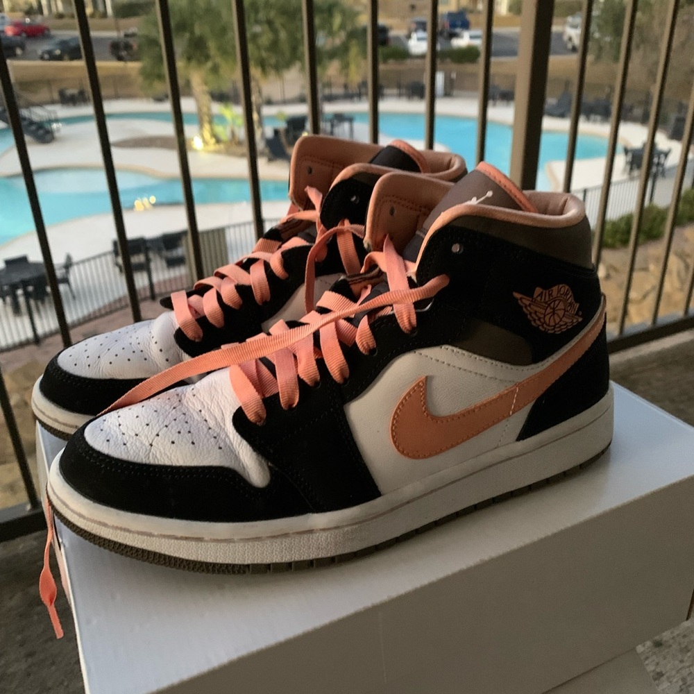 Nike Air Jordan 1 Mid Peach Mocha Sneaker Authentic
